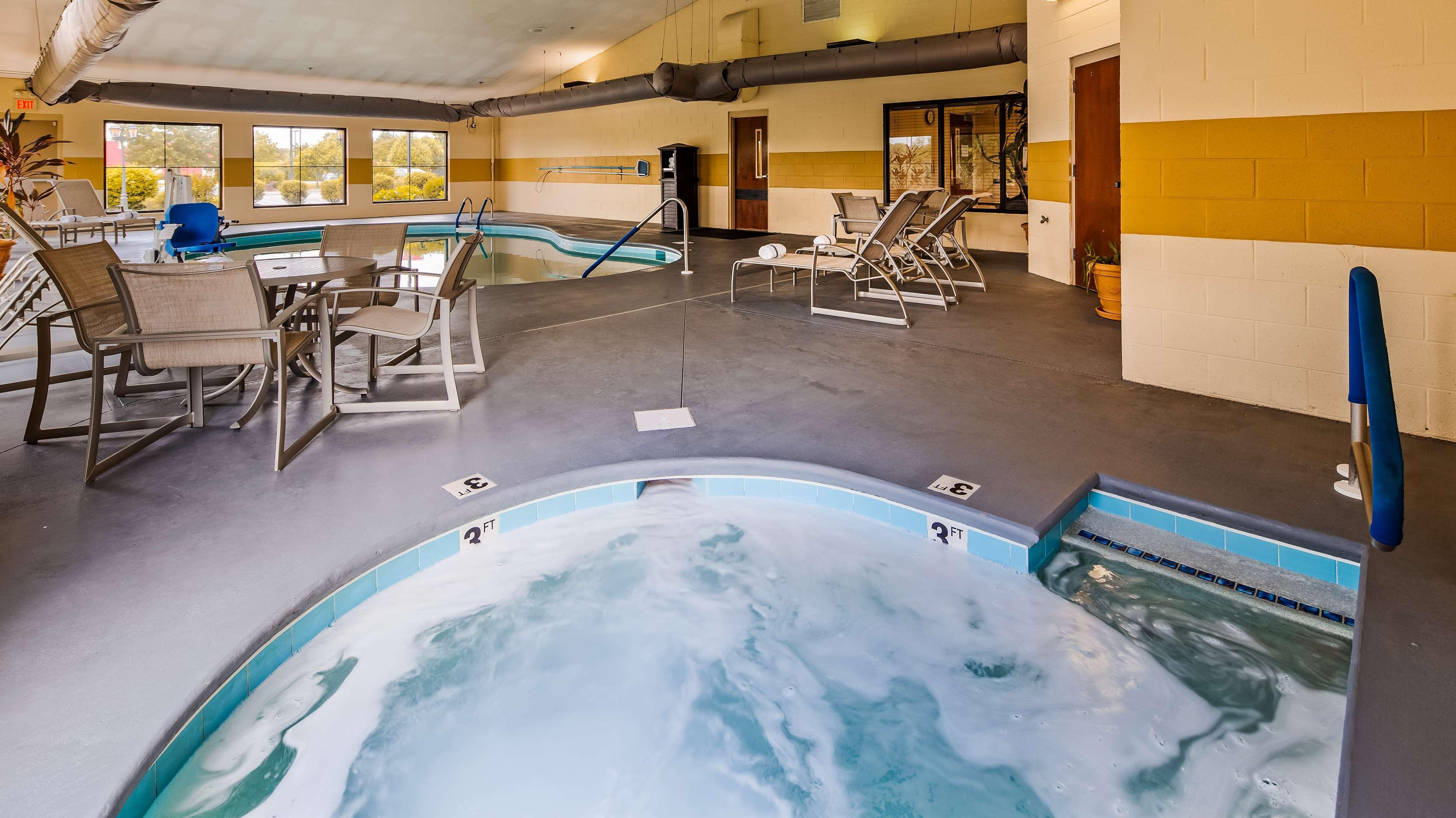 Best Western Plus Strawberry Inn & Suites Ноксвилл Экстерьер фото