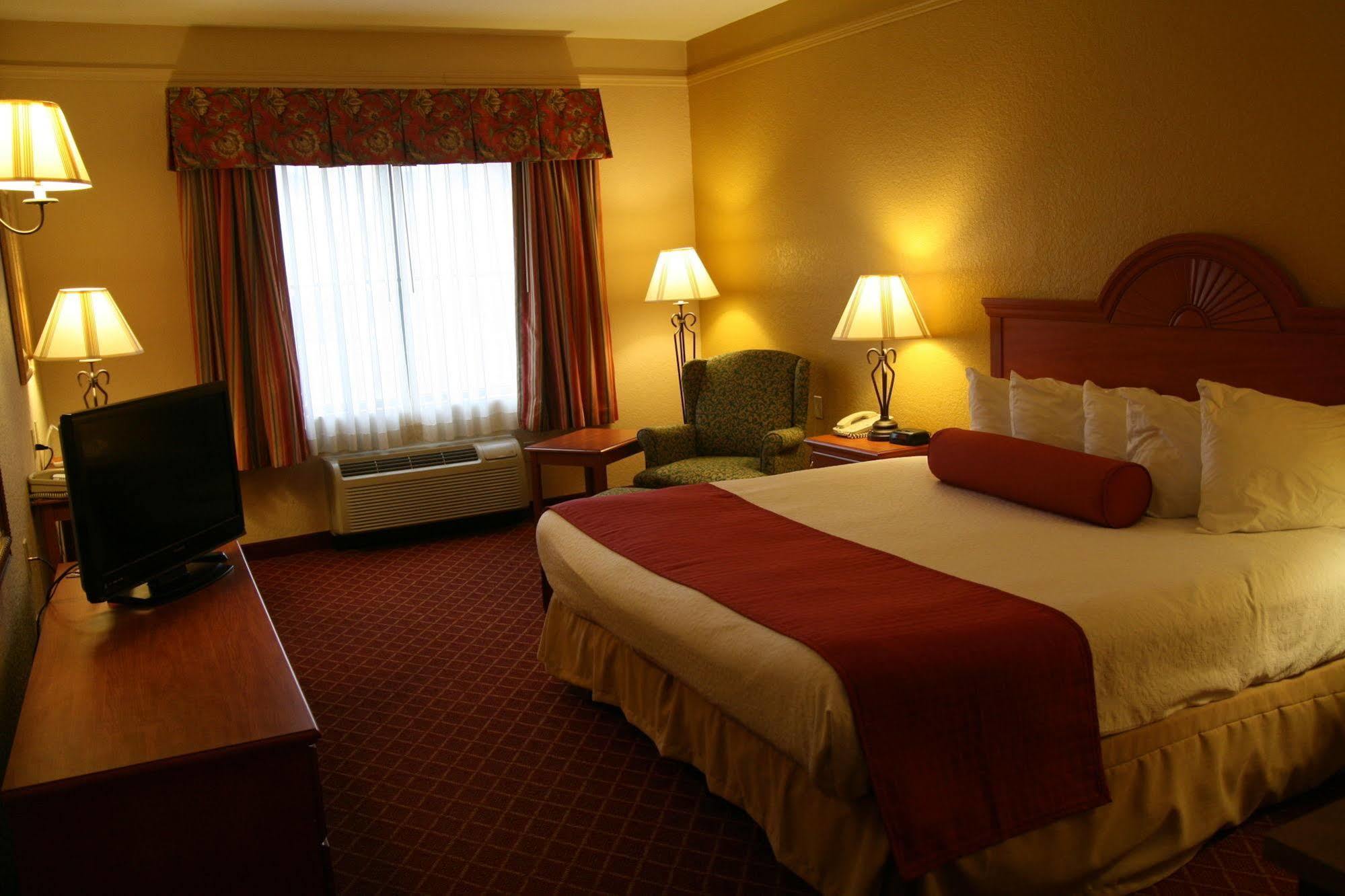 Best Western Plus Strawberry Inn & Suites Ноксвилл Экстерьер фото