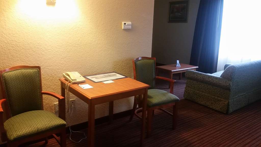 Best Western Plus Strawberry Inn & Suites Ноксвилл Номер фото